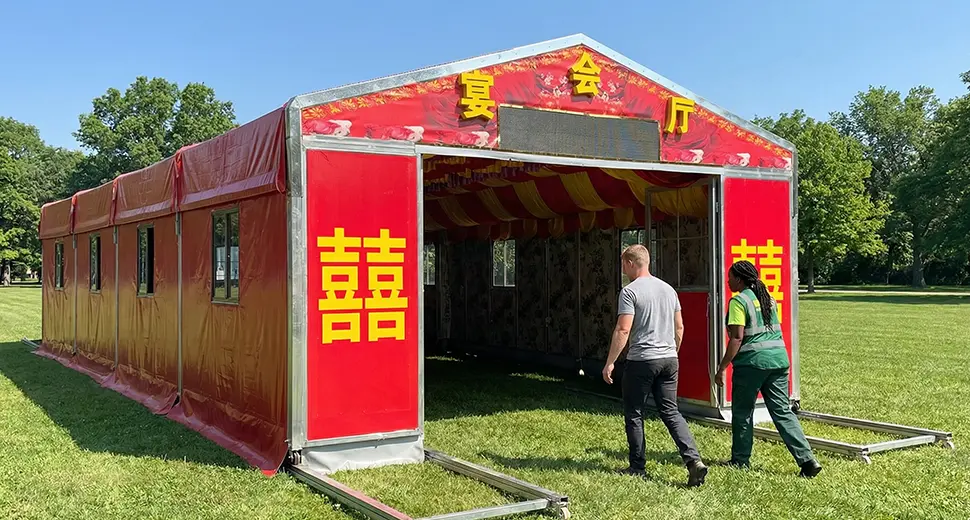 Push-pull Party Tent